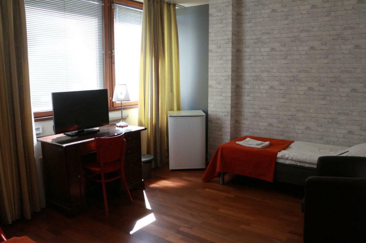 Huittisten Seurahuone Hotel Huittinen Bagian luar foto